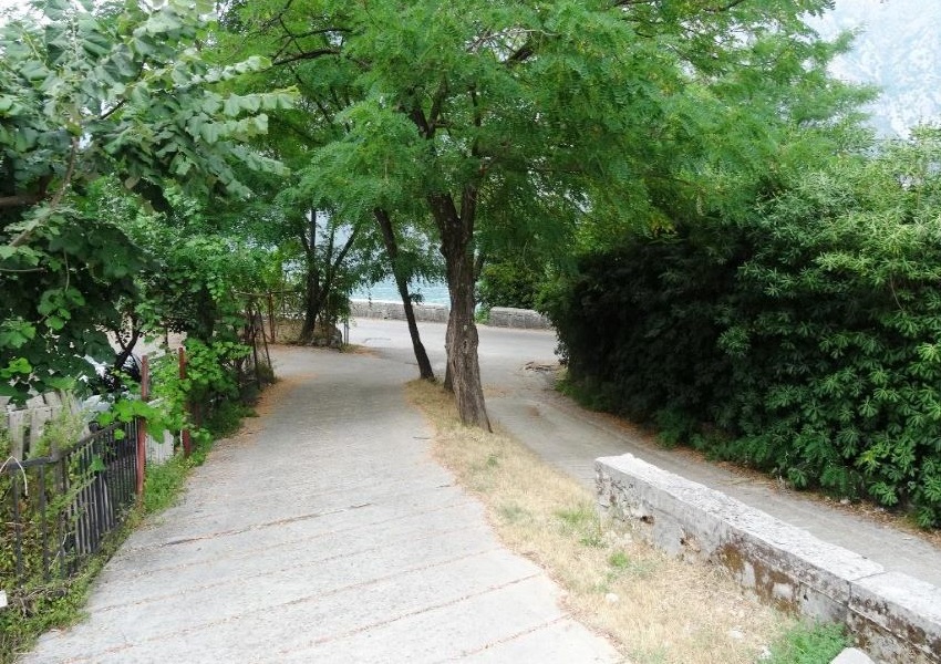Qlistings - Plot for sale near the sea front | Stoliv, Kotor Bay Property Image